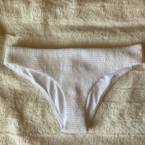 🩵BNWT Hollister Cheeky Bathing Suit Bottoms. ✨3 FOR $20✨ - Picture 1 of 3